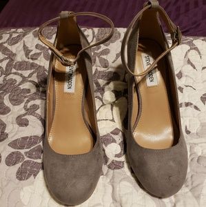 Steve Madden pumps